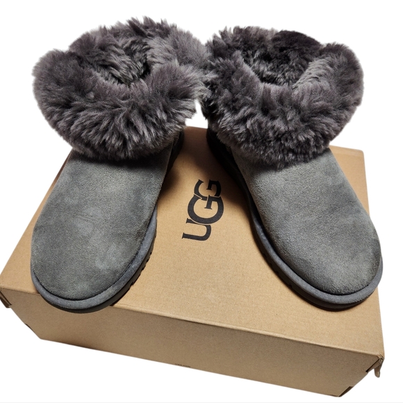 UGG Shoes - Ugg mini Women's winter boots Size 5 US